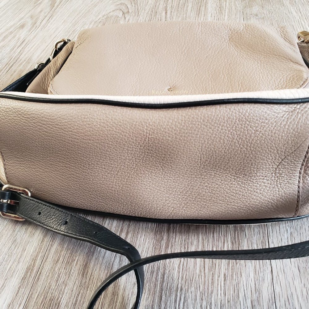 Kate Spade Cobble Hill Crossbody - Picture 5 of 8